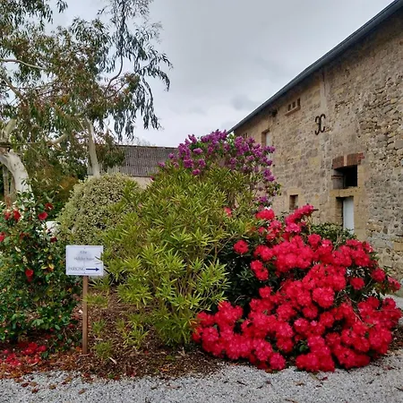 Les D'omaha Beach: Homemade Breakfast & Local Flavor Vierville-sur-Mer