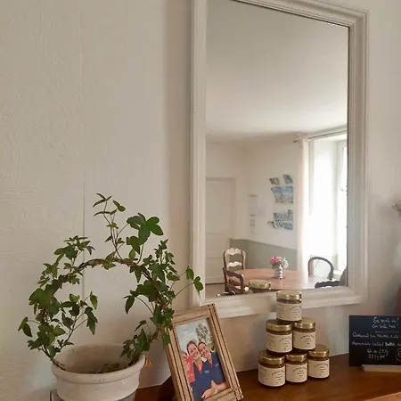 Les D'omaha Etablissement Avec Deux D'hotes, Petit-dejeuner Compris Fait-maison Et Produits Locaux Frühstückspension