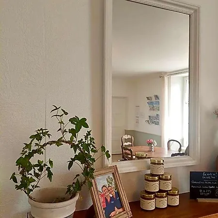 Les D'omaha Etablissement Avec Deux D'hotes, Petit-dejeuner Compris Fait-maison Et Produits Locaux Bed & Breakfast