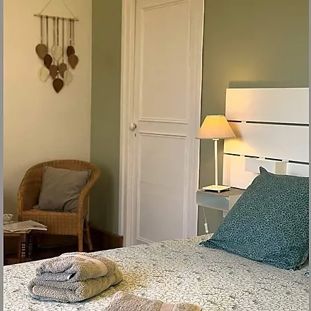 Les D'omaha Etablissement Avec Deux D'hotes, Petit-dejeuner Compris Fait-maison Et Produits Locaux Bed & Breakfast