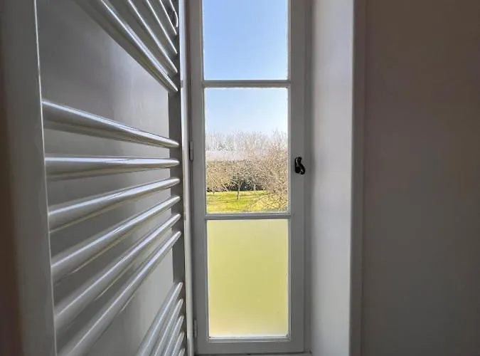 Les D'omaha Etablissement Avec Deux D'hôtes, Petit-déjeuner Compris Fait-maison Et Produits Locaux 3*