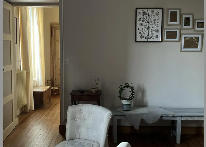 Les D'omaha Etablissement Avec Deux D'hôtes, Petit-déjeuner Compris Fait-maison Et Produits Locaux Alojamento de Acomodação e Pequeno-almoço 3*